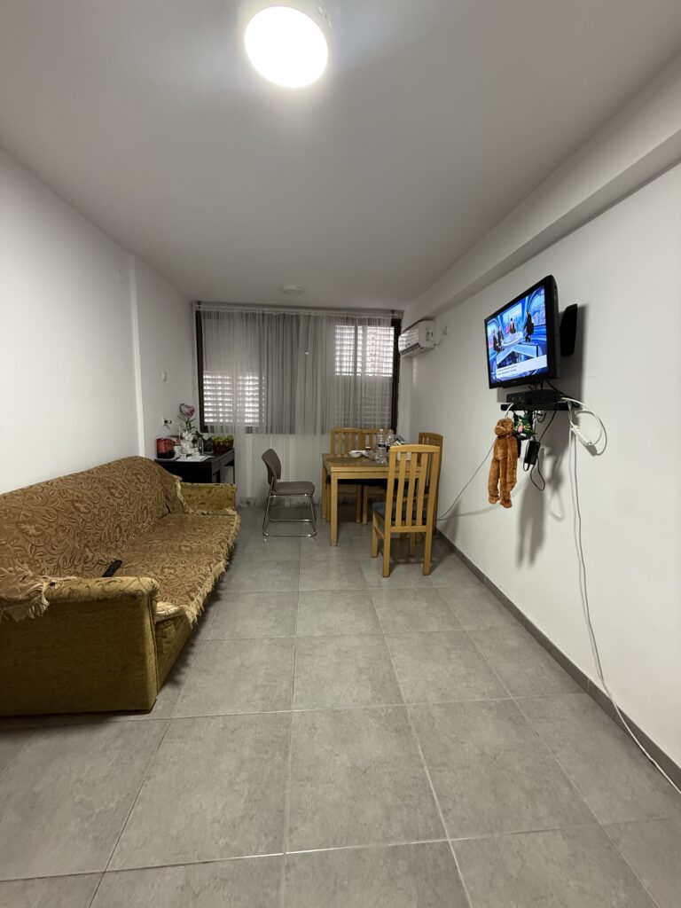 דירת 3 חדרים קומה ראשונה