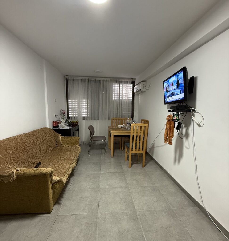 דירת 3 חדרים קומה ראשונה